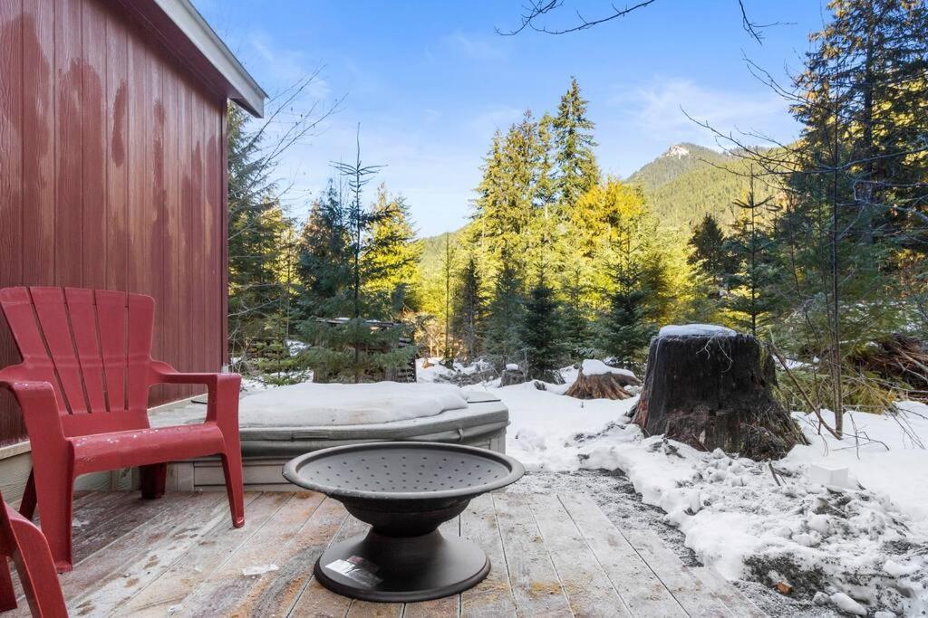 Cozy Tiny Home Steps Away From Mt. Rainier แอชฟอร์ด ภายนอก รูปภาพ