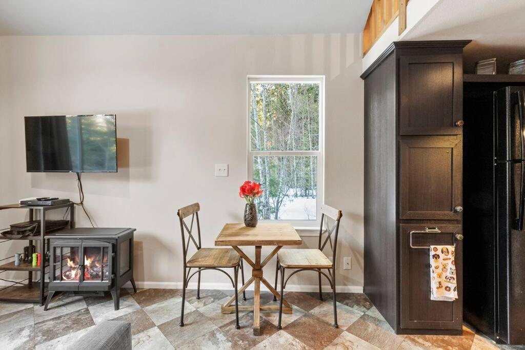 Cozy Tiny Home Steps Away From Mt. Rainier แอชฟอร์ด ภายนอก รูปภาพ