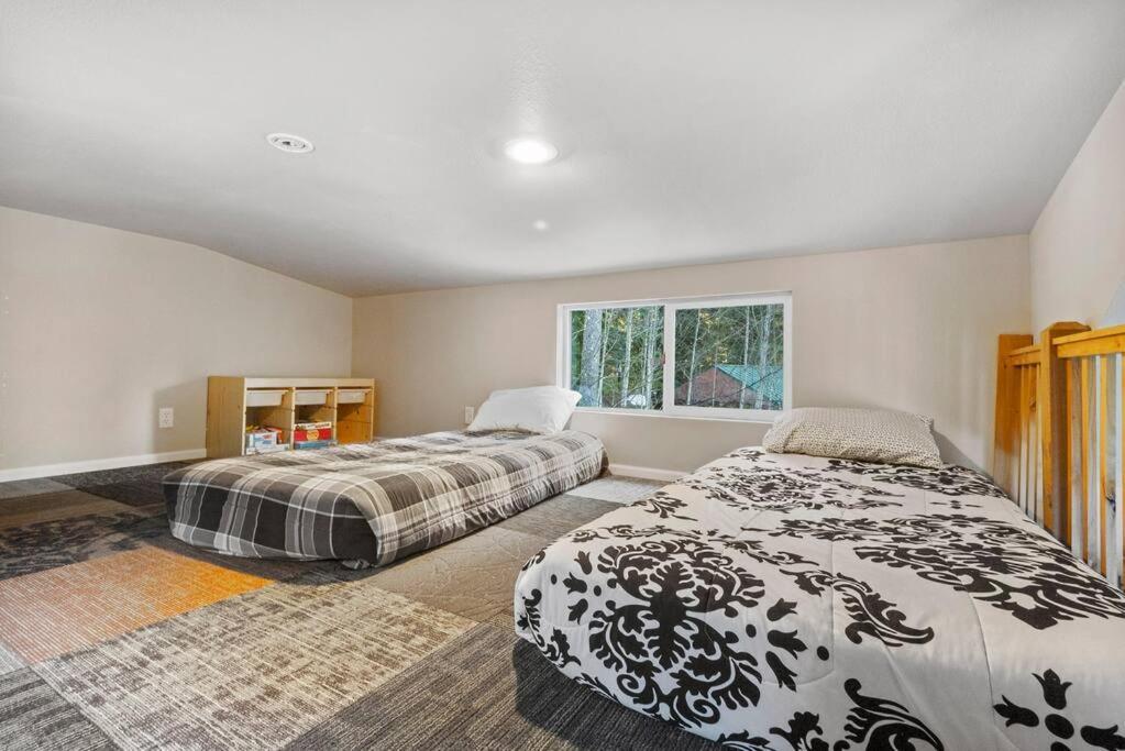 Cozy Tiny Home Steps Away From Mt. Rainier แอชฟอร์ด ภายนอก รูปภาพ