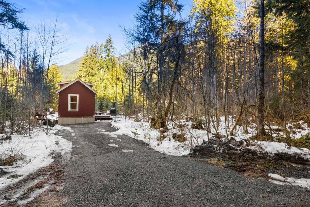 Cozy Tiny Home Steps Away From Mt. Rainier แอชฟอร์ด ภายนอก รูปภาพ